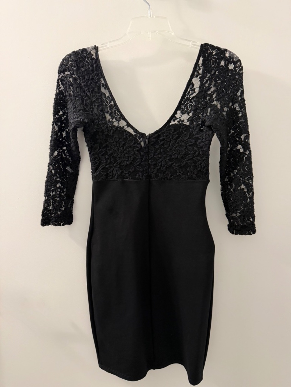 Black Lace Bodycon Mini Dress V-Neck Cocktail Dress Size Small NEW NWT - Picture 5 of 16